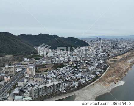 Gifu Castle, Mt. Kinka, scenery around Gifu city, drone aerial photography 86365400