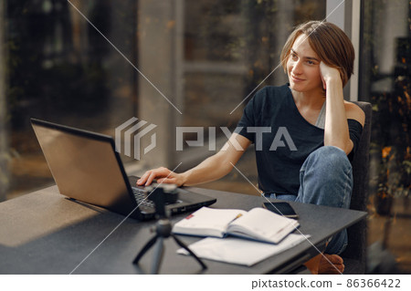 Businesswoman working at home on quarantine 86366422