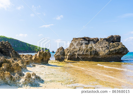 藍天碧海美麗的宮古島沖繩鏡見海灘 藍天碧海美麗的宮古島沖繩鏡見海灘 86368015