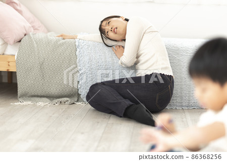 Image of childcare fatigue 86368256