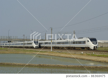 北陸本線加賀-笠間-三河JR西683系列T21+T18編隊(金澤)雷鳥 北陸本線加賀-笠間-三河JR西683系列T21+T18編隊(金澤)雷鳥 86368475