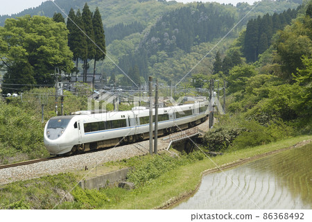 北陸本線 Isurugi-Kurikara JR West + 北越特快 681 系列 W02 + N11 編隊(金澤)白鷹 北陸本線 Isurugi-Kurikara JR West + 北越特快 681 系列 W02 + N11 編隊(金澤)白鷹 86368492