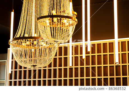 Beautiful luxury ceiling crystal chandelier in hotel Beautiful luxury ceiling crystal chandelier in hotel 86368532