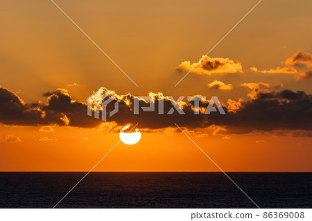 沖繩宮古島東平安長崎的日出 86369008