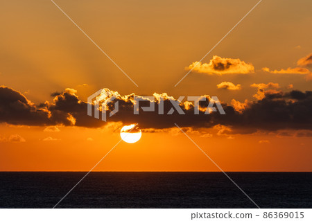 Sunrise over from Higashi Heian Nazaki on Miyakojima, Okinawa 86369015