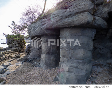 [天晴海岸] 義經岩 86370136