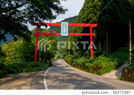 [國道158]祈禱交通安全牌坊 86371997