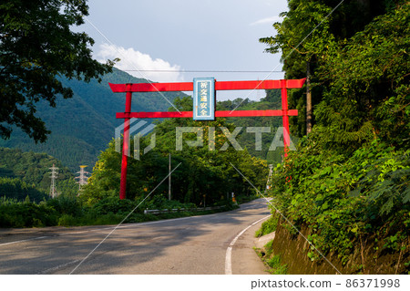 [National Highway 158] Prayer Traffic Safety Torii 86371998