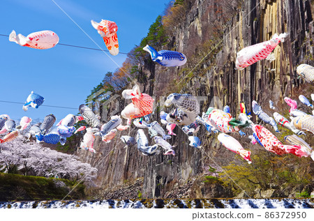鯉魚旗和小原木岩(宮城縣白石市) 鯉魚旗和小原木岩(宮城縣白石市) 86372950
