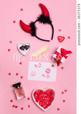 Romantic Valentine's Day Decoration. Valentines day background. Flat lay 86375379