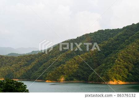 [Kuzuryu River] At the foot of the rainbow over the valley 86376132