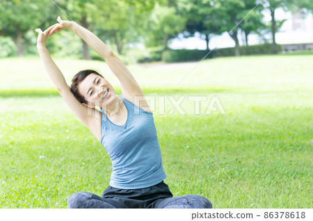 Yoga middle female Yoga middle female 86378618