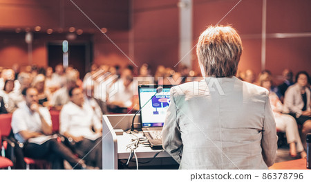 Business woman lecturing at Conference. 86378796