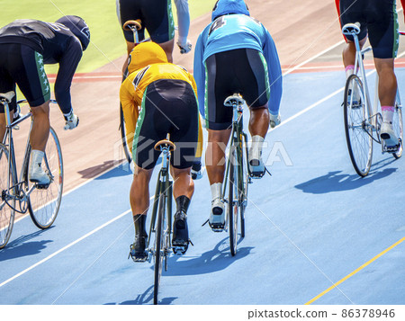 Cycling up Cycling up 86378946