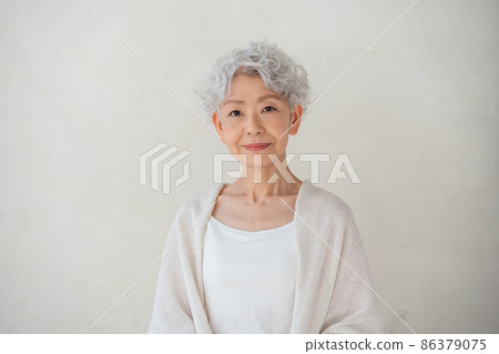 高級女性 86379075
