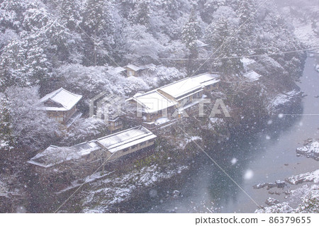 Snow scene of Kameyama Park Observatory 86379655