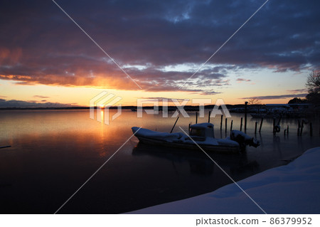 Lake dyed red 86379952