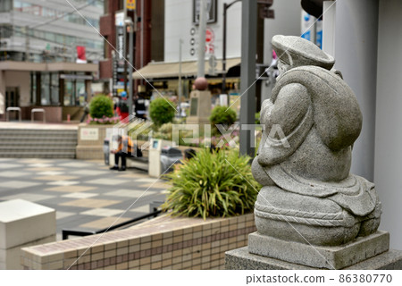 Tokyo during the day under a state of emergency Tokyo during the day under a state of emergency 86380770