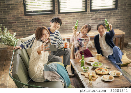 Home Party Home Party 86381841