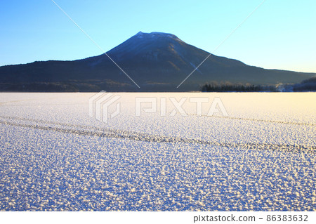 阿寒湖和奧寒山的霜花 86383632