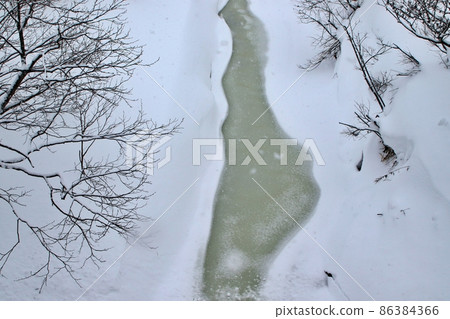Frozen river (Horonobe Town) Frozen river (Horonobe Town) 86384366