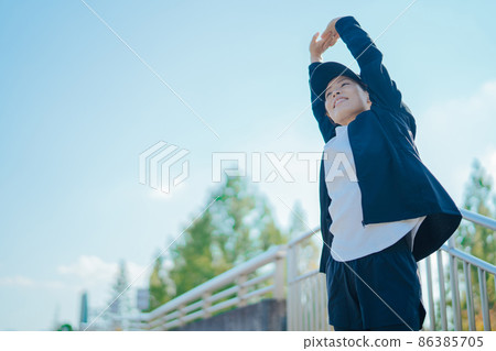 公園裡的女性（伸展）預備操 86385705