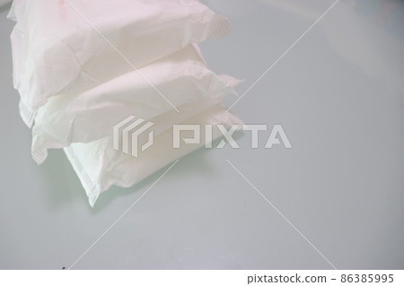 堆疊的餐巾紙 堆疊的餐巾紙 86385995