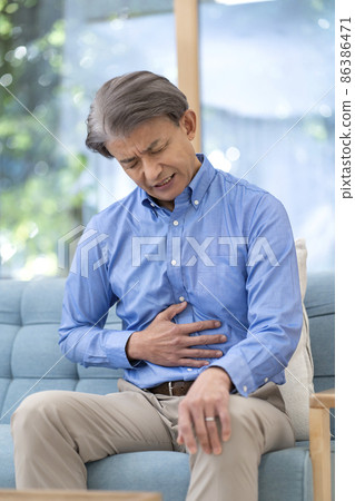 Middle-aged man with abdominal pain 86386471