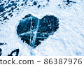 The ice shape of a heart. 86387976