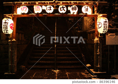 Yoyogi Hachimangu at night 86396146