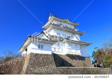 [神奈川縣]晴空下的小田原城天守閣 86399607