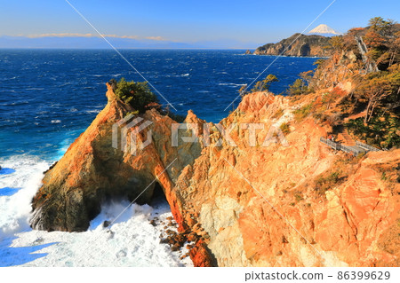 [靜岡縣]小gan崎和富士山在晴朗的天氣下 86399629