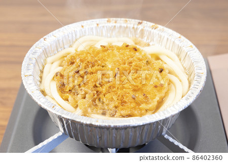 美味的天婦羅鍋燒烏冬面 86402360