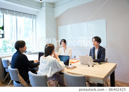 Online conference, video conference, video conference, web conference, telework, zoom conference, presentation 86402425