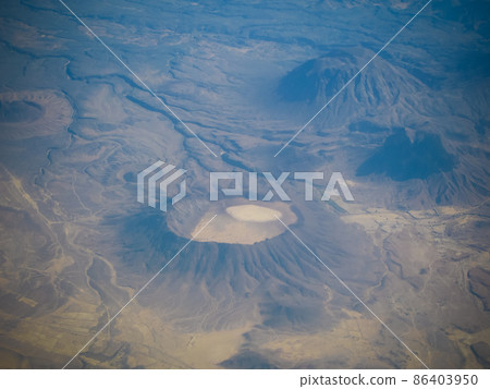 Aerial view to wadi Hadhramaut, Yemen Aerial view to wadi Hadhramaut, Yemen 86403950