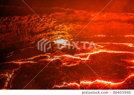 Panorama Erta Ale volcano crater, melting lava, Danakil depression, Ethiopia 86403998
