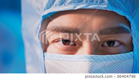 male engineer looking at you 86404796
