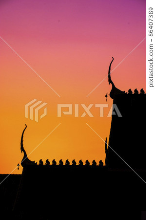Silhouette of Temple at sunset in Chiangmai, Thailand 86407389