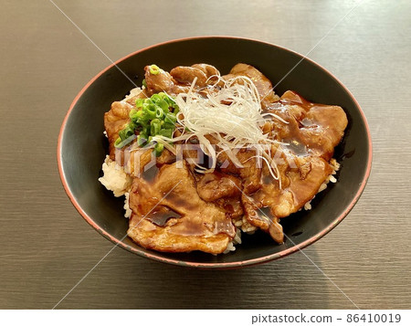 Butadon 配白毛大蔥和大蔥 Butadon 配白毛大蔥和大蔥 86410019