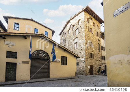 old buildings in Florence, Italy 86410598