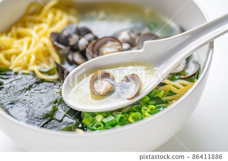 對肝臟有益的蛤蜊拉麵 86411886