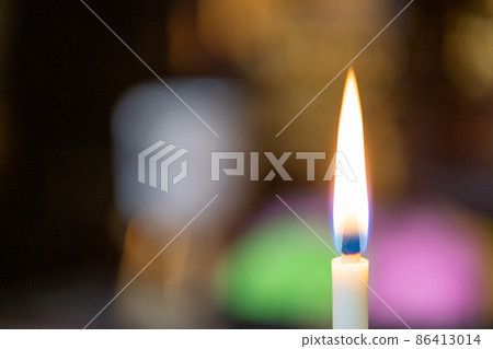 日本蠟燭和祭壇 86413014