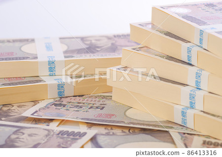 Lots of 10,000 yen bills 86413316