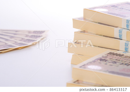 Lots of 10,000 yen bills 86413317
