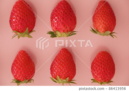 Strawberries lined up at equal intervals Strawberries lined up at equal intervals 86413956