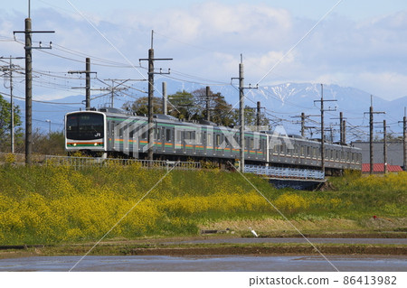 春水田和宇都宮線 205 系列（8 節車廂列車 / 日光線車輛替代賽跑者） 86413982