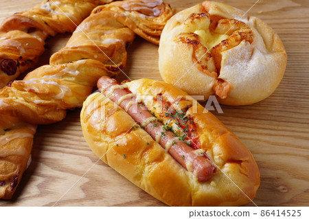 Delicatessen bread, sweet bun 86414525