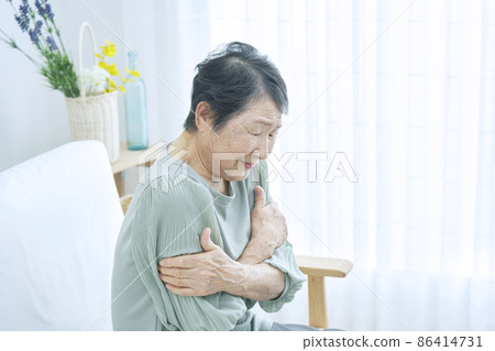 Senior woman chills Senior woman chills 86414731