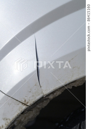 Car bumper crack 86415160