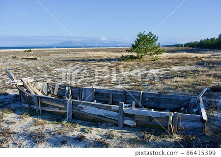 鳥取縣 Yumigahama，草地的沙灘景觀 86415399